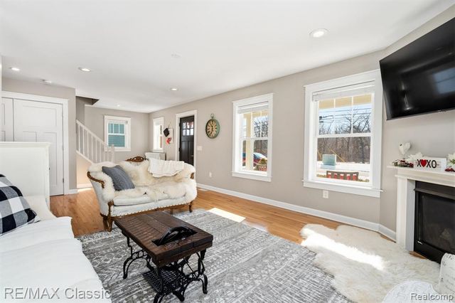 450 Fairbrook Street, Northville, MI 48167