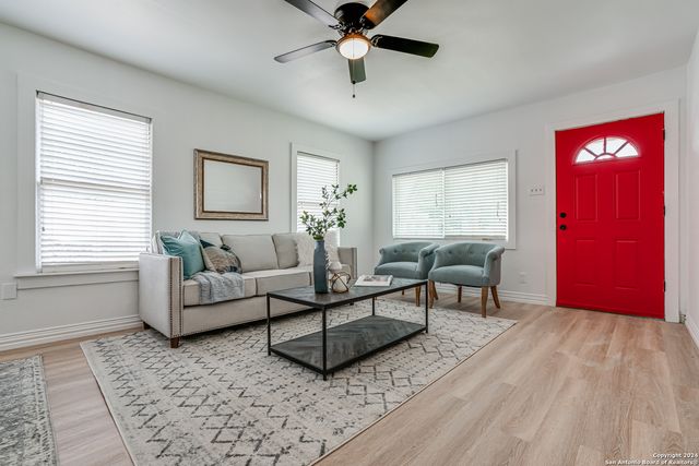 122 Finch, San Antonio, TX 78204