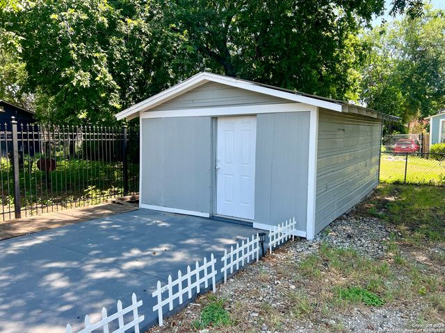 122 Finch, San Antonio, TX 78204