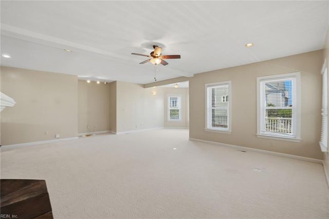 405 Pinewell DR, Norfolk, VA 23503