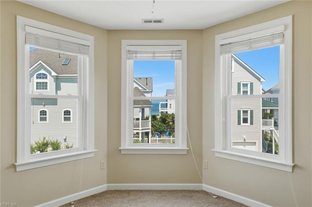 405 Pinewell DR, Norfolk, VA 23503