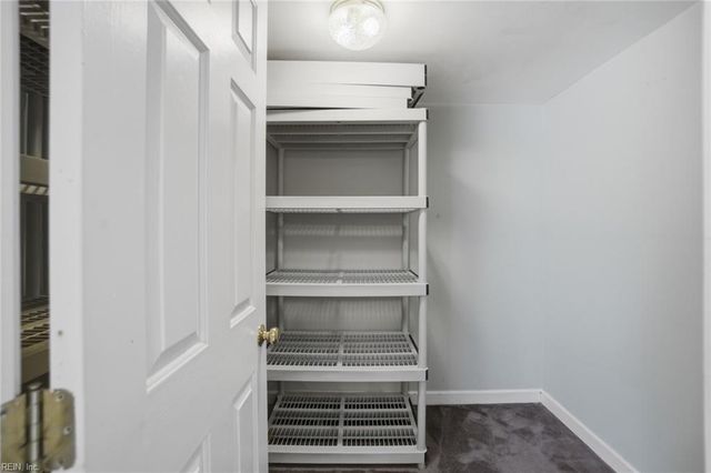 405 Pinewell DR, Norfolk, VA 23503