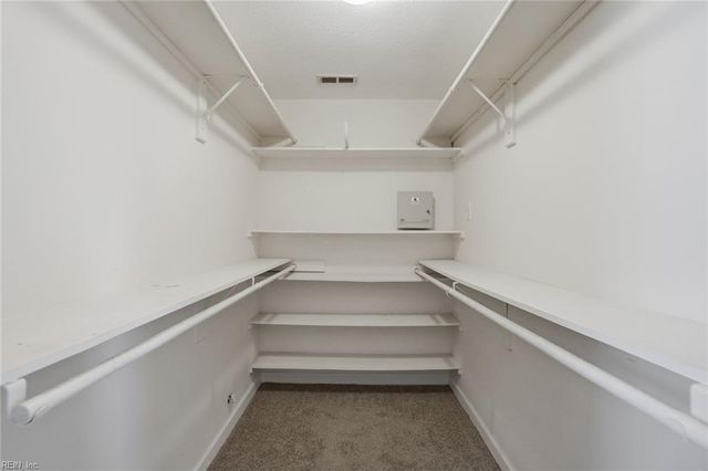 405 Pinewell DR, Norfolk, VA 23503