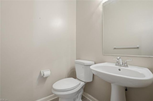 405 Pinewell DR, Norfolk, VA 23503