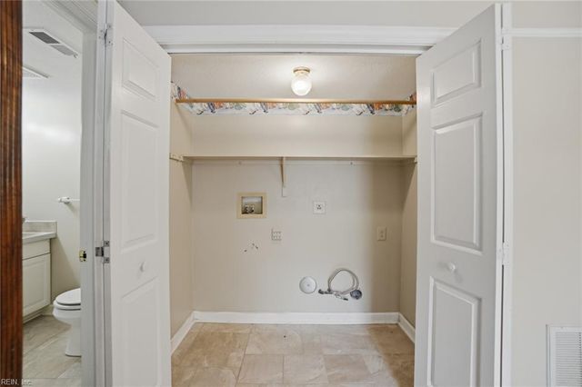 405 Pinewell DR, Norfolk, VA 23503