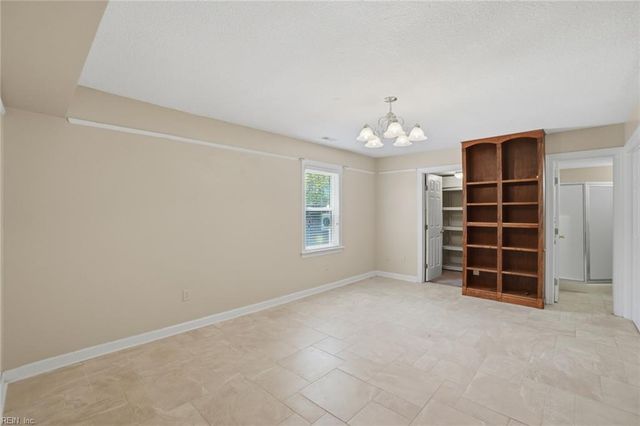 405 Pinewell DR, Norfolk, VA 23503