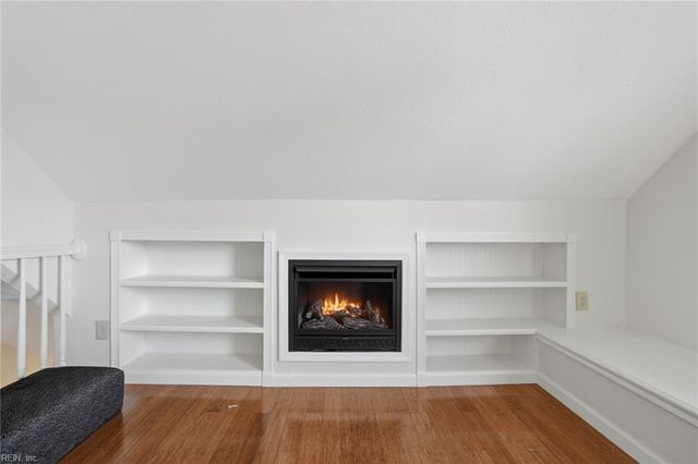 405 Pinewell DR, Norfolk, VA 23503