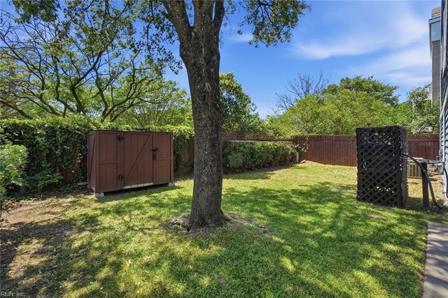 405 Pinewell DR, Norfolk, VA 23503