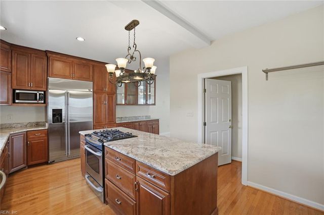 405 Pinewell DR, Norfolk, VA 23503