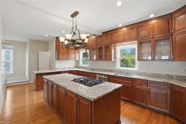 405 Pinewell DR, Norfolk, VA 23503