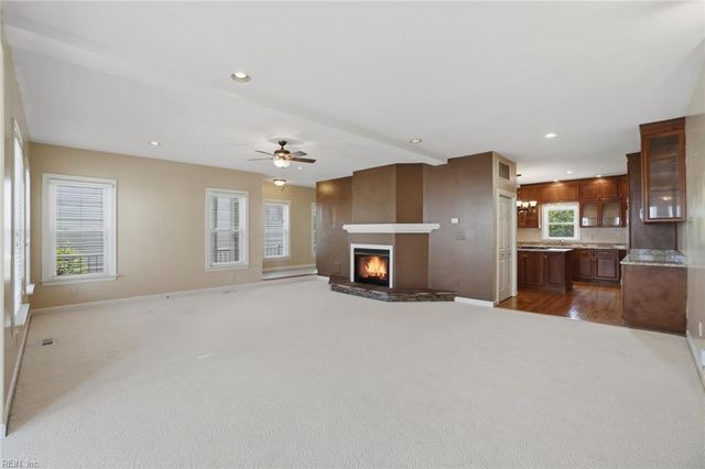 405 Pinewell DR, Norfolk, VA 23503