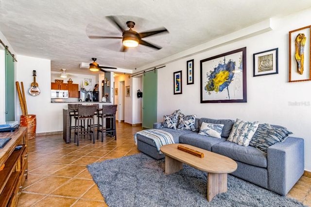 43 FERNANDO GARCIA, DOLPHIN TOWER STREET PH 9, Luquillo, PR 00773