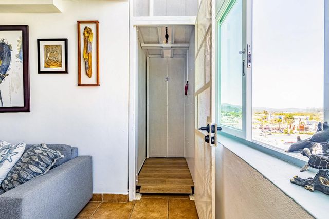 43 FERNANDO GARCIA, DOLPHIN TOWER STREET PH 9, Luquillo, PR 00773