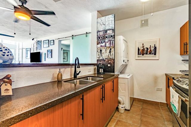 43 FERNANDO GARCIA, DOLPHIN TOWER STREET PH 9, Luquillo, PR 00773