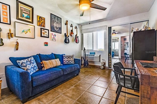 43 FERNANDO GARCIA, DOLPHIN TOWER STREET PH 9, Luquillo, PR 00773