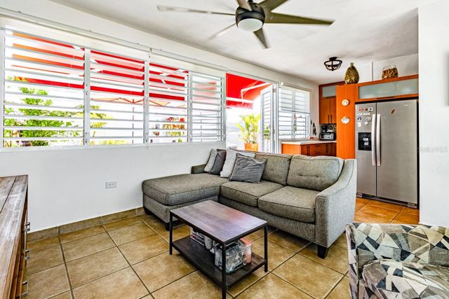 43 FERNANDO GARCIA, DOLPHIN TOWER STREET PH 9, Luquillo, PR 00773