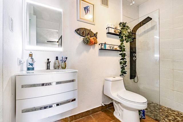 43 FERNANDO GARCIA, DOLPHIN TOWER STREET PH 9, Luquillo, PR 00773