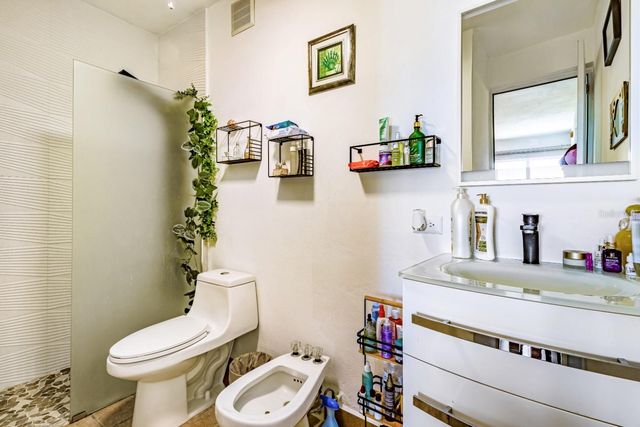 43 FERNANDO GARCIA, DOLPHIN TOWER STREET PH 9, Luquillo, PR 00773