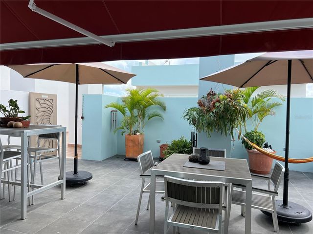 43 FERNANDO GARCIA, DOLPHIN TOWER STREET PH 9, Luquillo, PR 00773