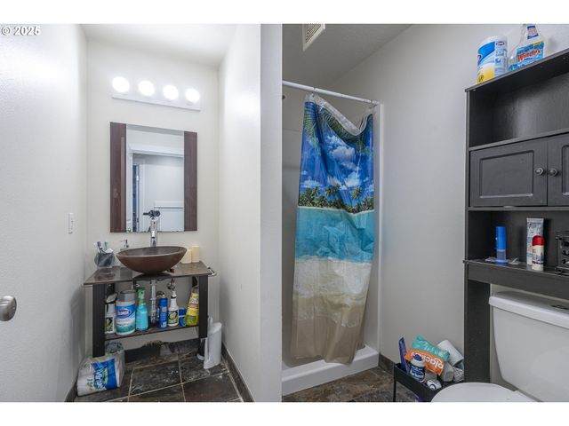 292 Se ACADEMY St, Dallas, OR 97338