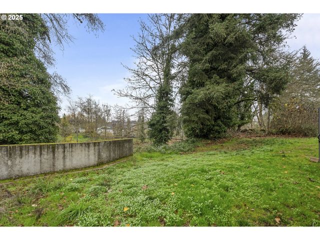 292 Se ACADEMY St, Dallas, OR 97338