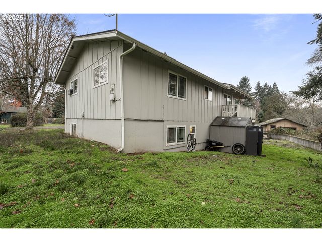 292 Se ACADEMY St, Dallas, OR 97338