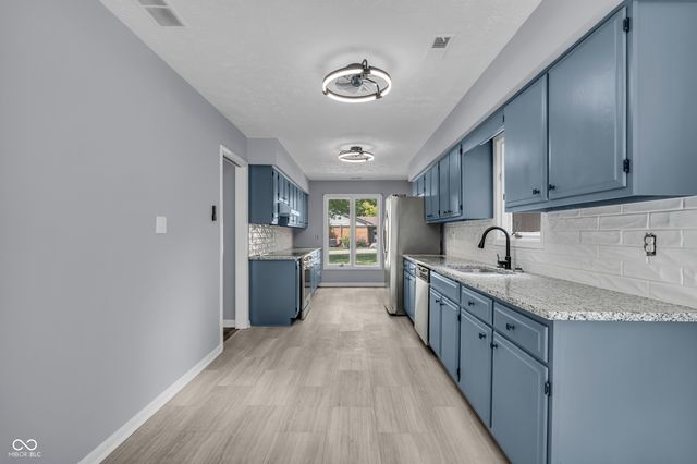 5201 Hawks Point Road, Indianapolis, IN 46226