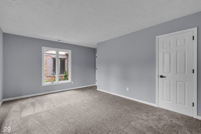 5201 Hawks Point Road, Indianapolis, IN 46226