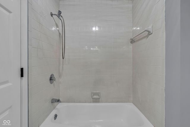 5201 Hawks Point Road, Indianapolis, IN 46226