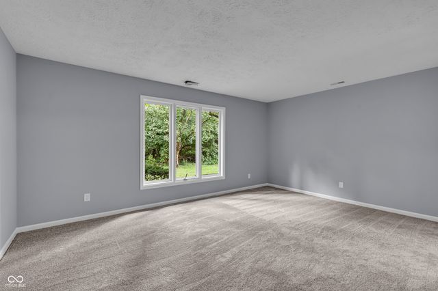 5201 Hawks Point Road, Indianapolis, IN 46226