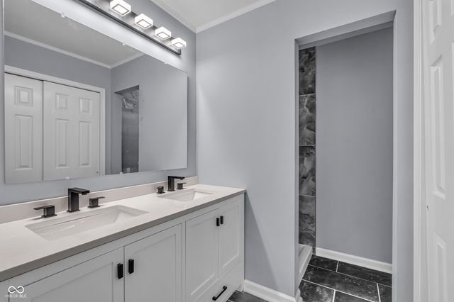 5201 Hawks Point Road, Indianapolis, IN 46226