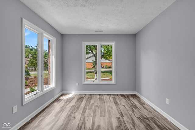 5201 Hawks Point Road, Indianapolis, IN 46226