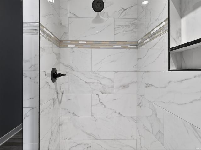 1385 Dixon Place, Huntertown, IN 46748