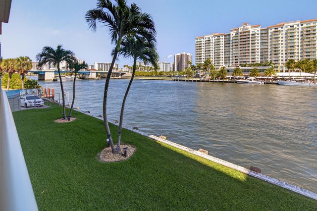 2900 NE 30th Street L2, Fort Lauderdale, FL 33306