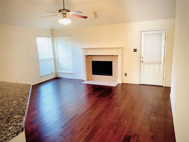 2926 Cowboy Drive, Dallas, TX 75237