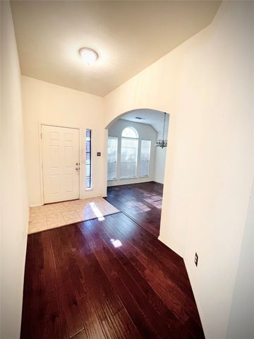 2926 Cowboy Drive, Dallas, TX 75237