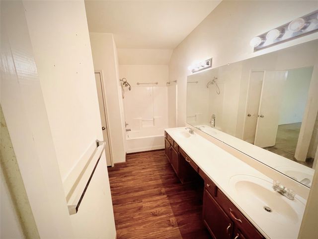2926 Cowboy Drive, Dallas, TX 75237
