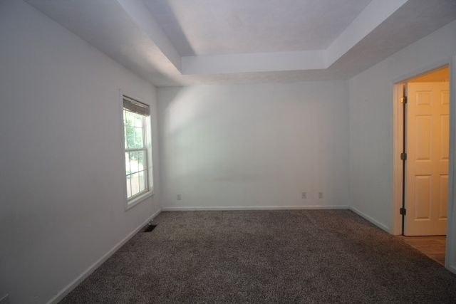 81 West Dr, Clarksville, TN 37040