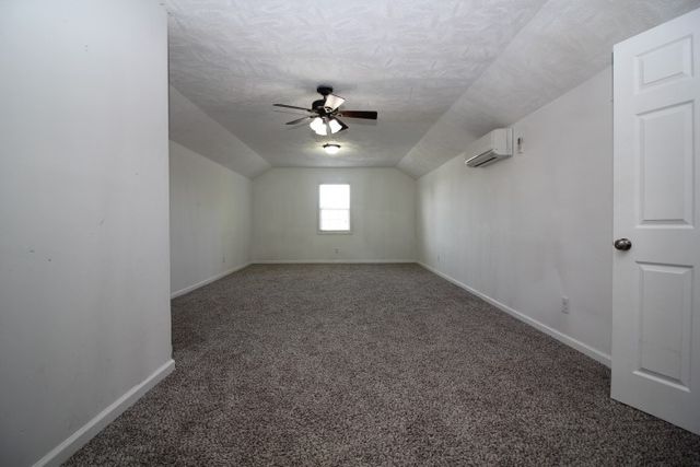 81 West Dr, Clarksville, TN 37040
