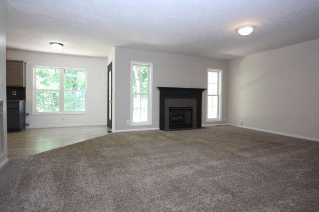 81 West Dr, Clarksville, TN 37040