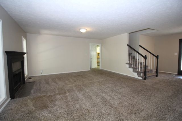 81 West Dr, Clarksville, TN 37040
