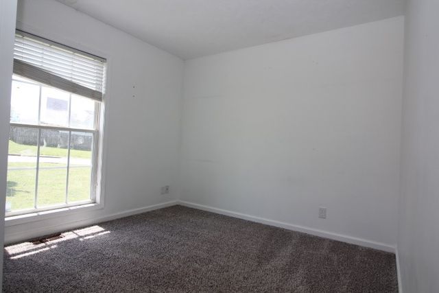 81 West Dr, Clarksville, TN 37040