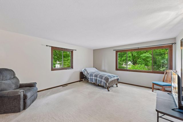 6966 Inskip Avenue S, Cottage Grove, MN 55016