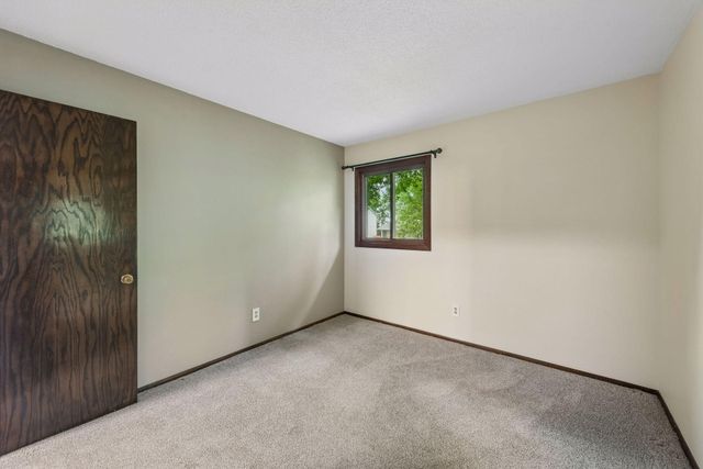 6966 Inskip Avenue S, Cottage Grove, MN 55016