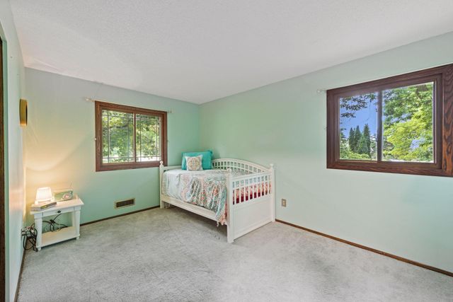 6966 Inskip Avenue S, Cottage Grove, MN 55016