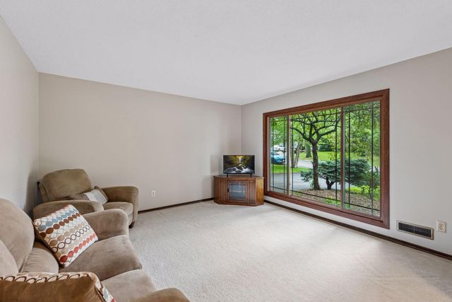 6966 Inskip Avenue S, Cottage Grove, MN 55016