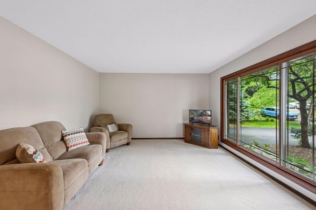6966 Inskip Avenue S, Cottage Grove, MN 55016