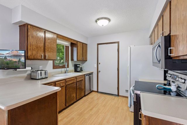 6966 Inskip Avenue S, Cottage Grove, MN 55016