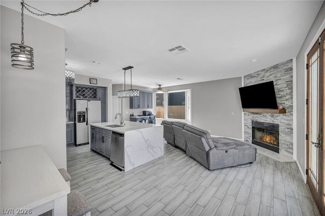 1300 Sun Copper Drive, Las Vegas, NV 89117