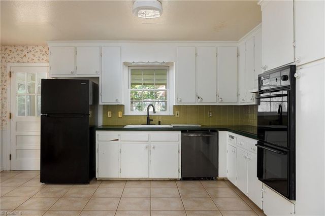 3030 Prytania Road, Winston-salem, NC 27106